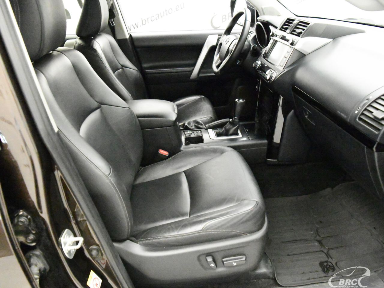 Toyota Land Cruiser | 4