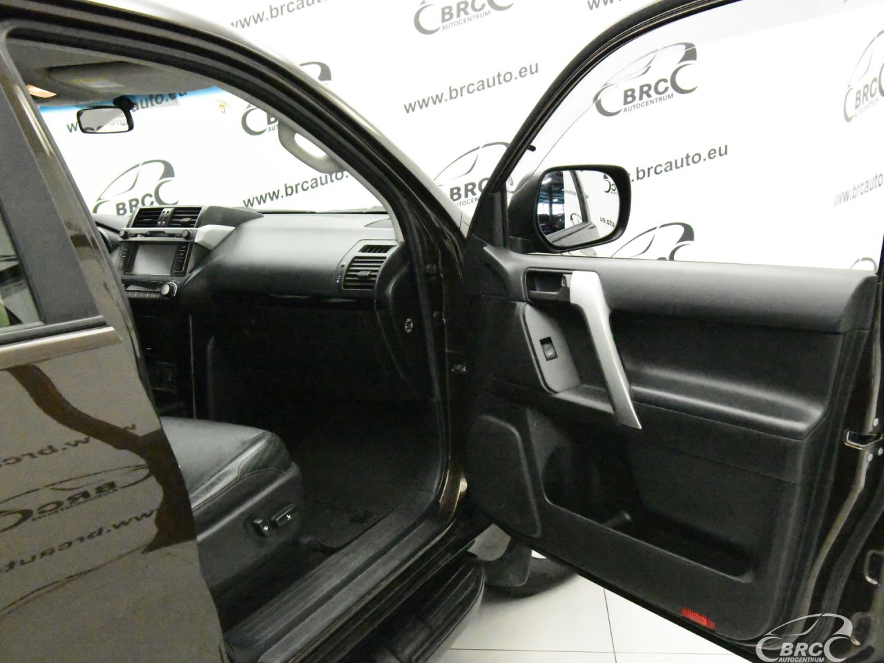 Toyota Land Cruiser | 7