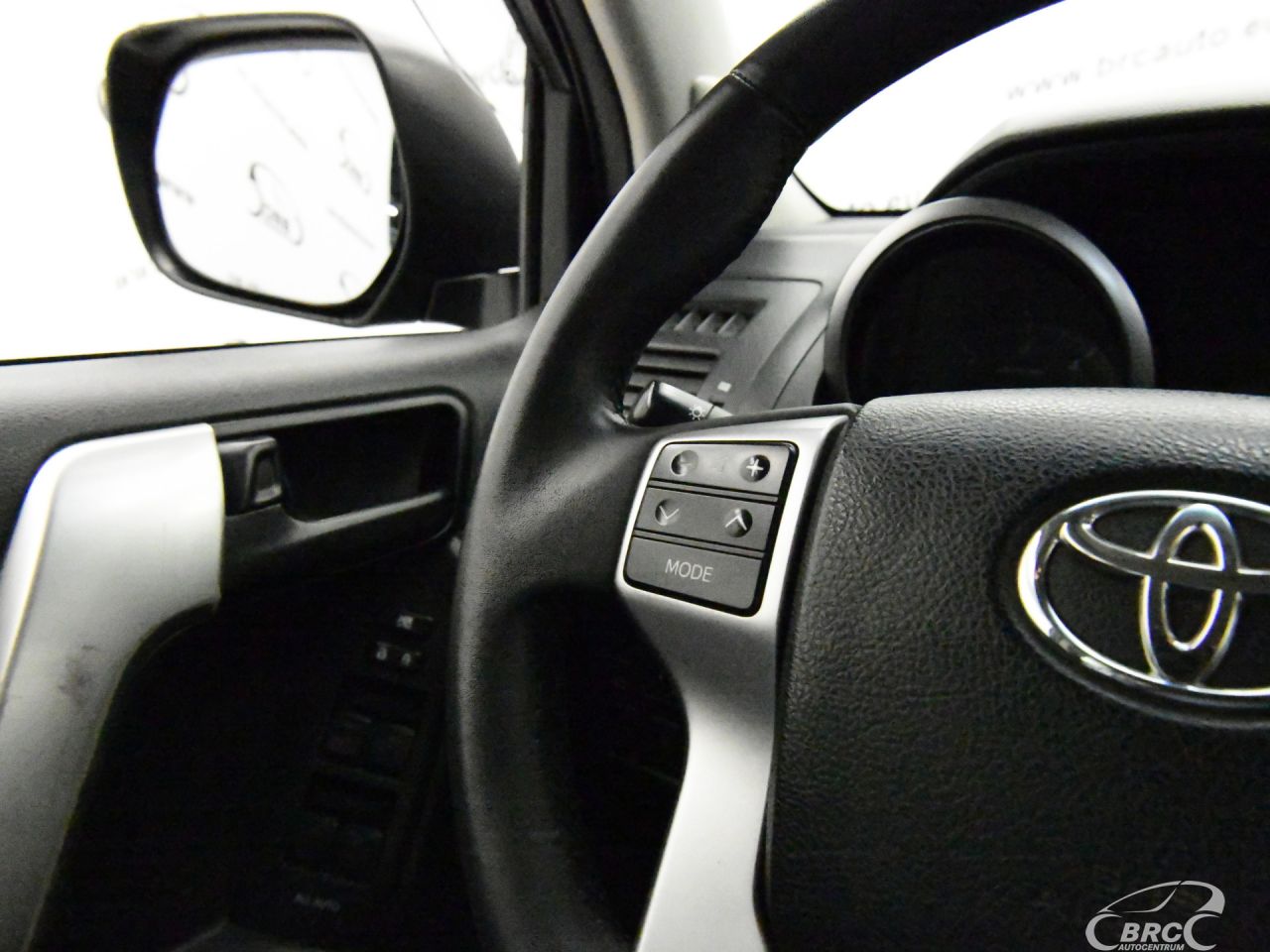 Toyota Land Cruiser | 29