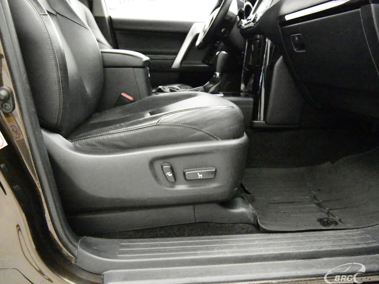 Toyota Land Cruiser | 5