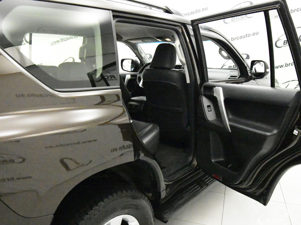 Toyota Land Cruiser | 11