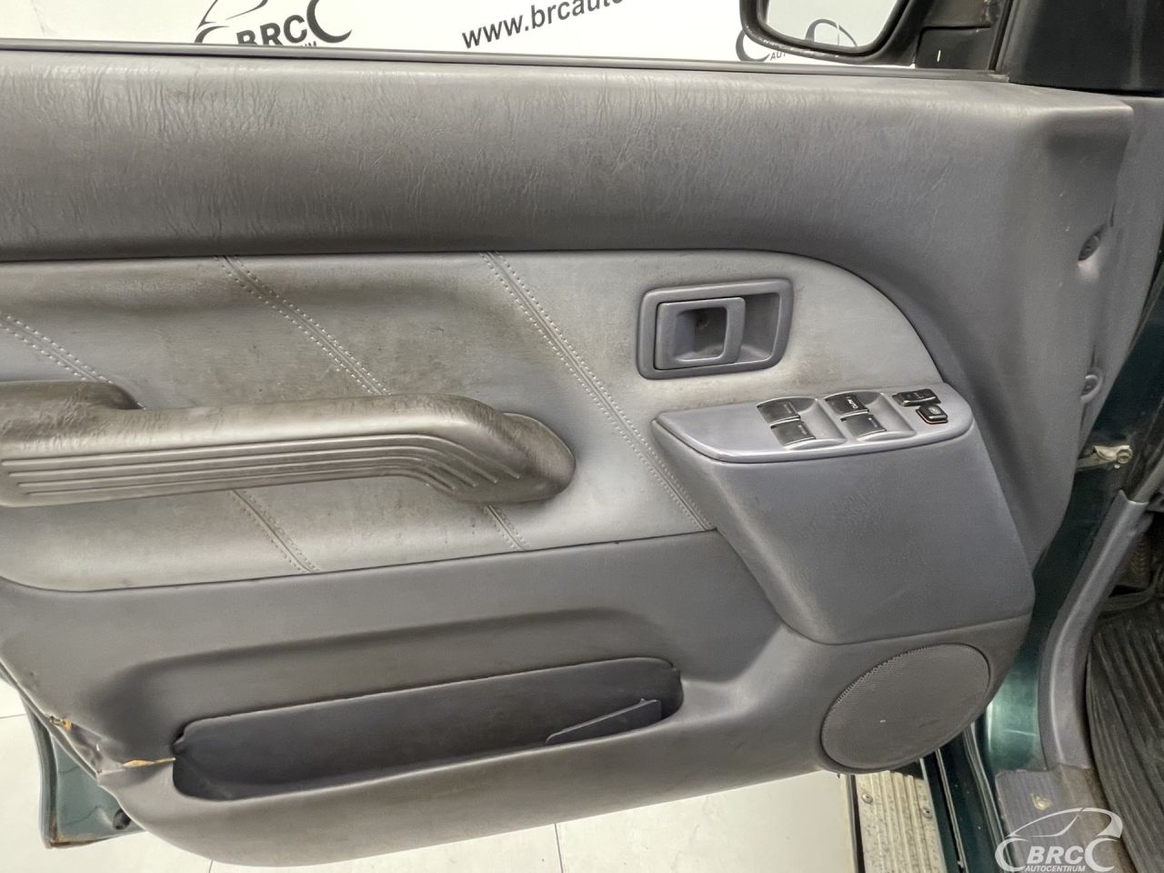 Toyota Land Cruiser | 32