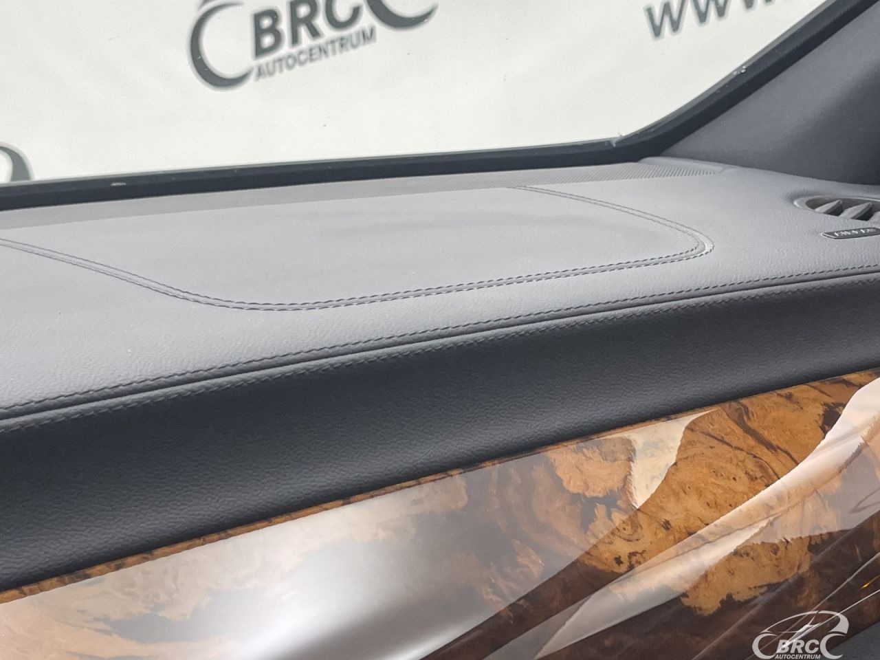 Mercedes-Benz CLS550 | 43