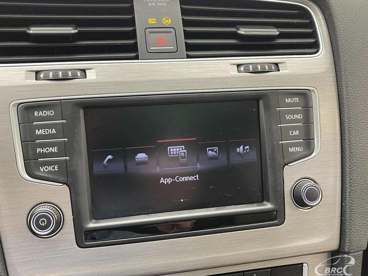 Volkswagen Golf | 38