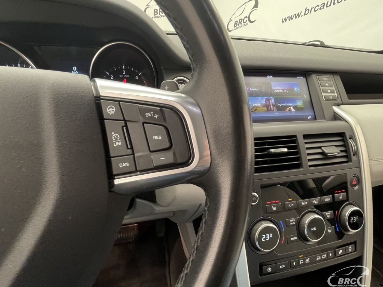 Land Rover Discovery | 28