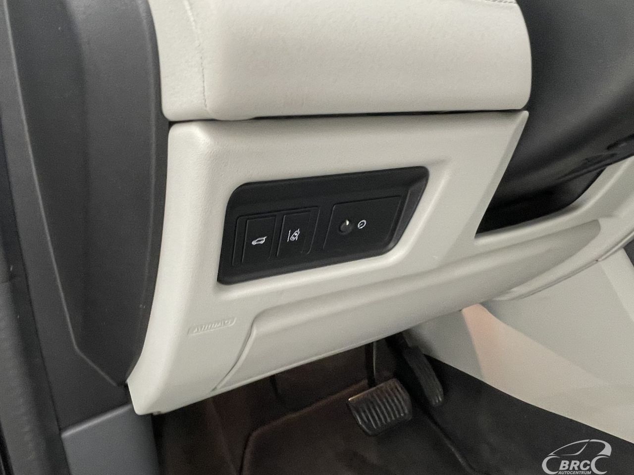 Land Rover Discovery | 24