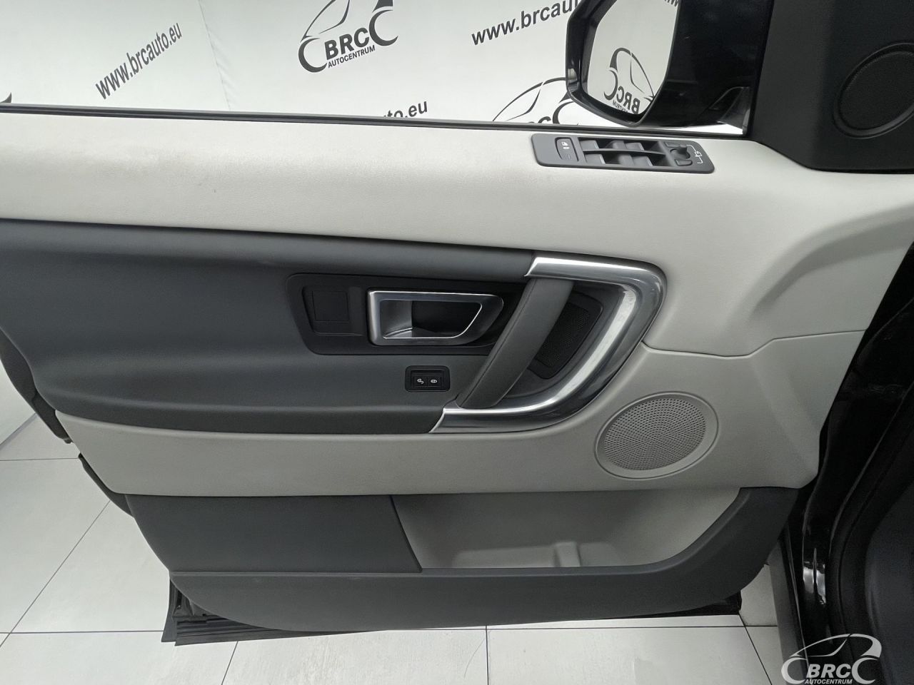 Land Rover Discovery | 18