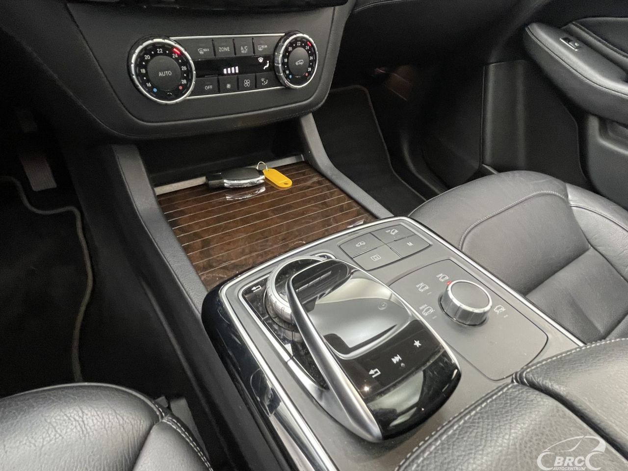 Mercedes-Benz GLS350 | 26