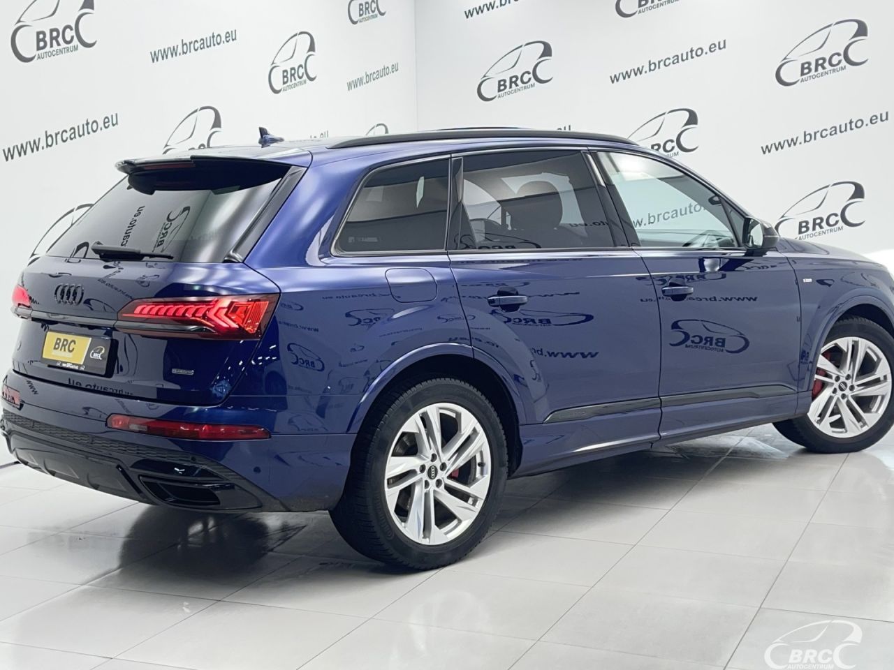 Audi Q7 | 1