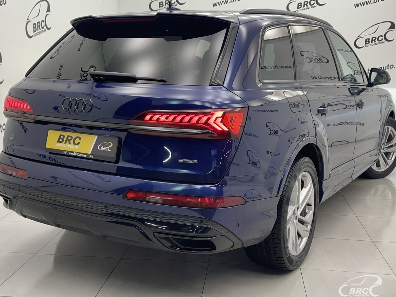 Audi Q7 | 56