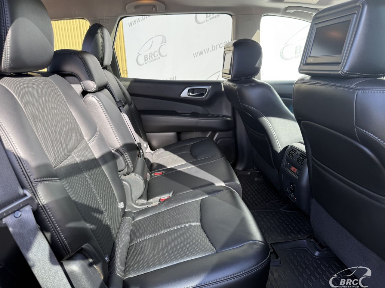 Nissan Pathfinder | 10