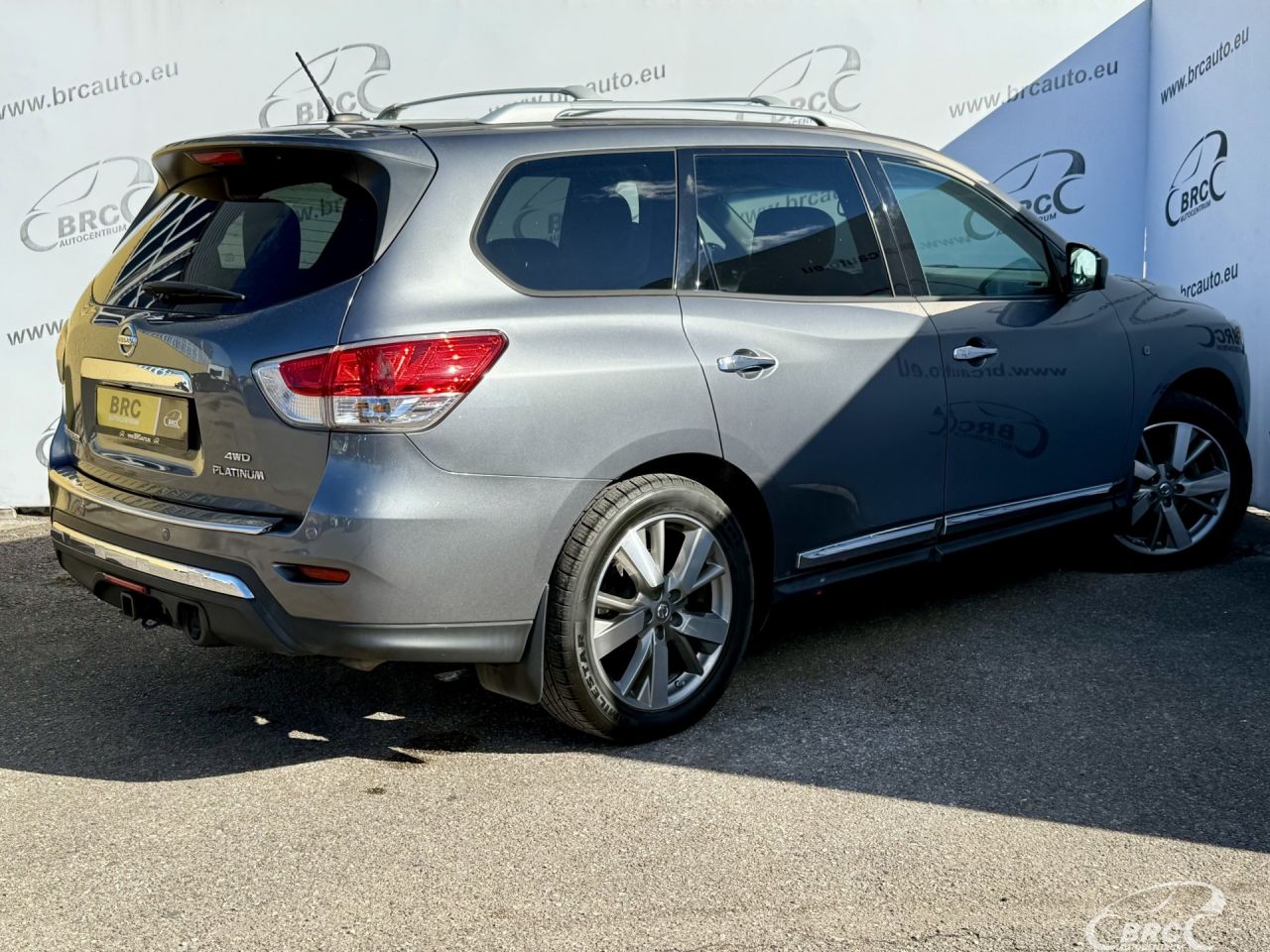 Nissan Pathfinder | 1