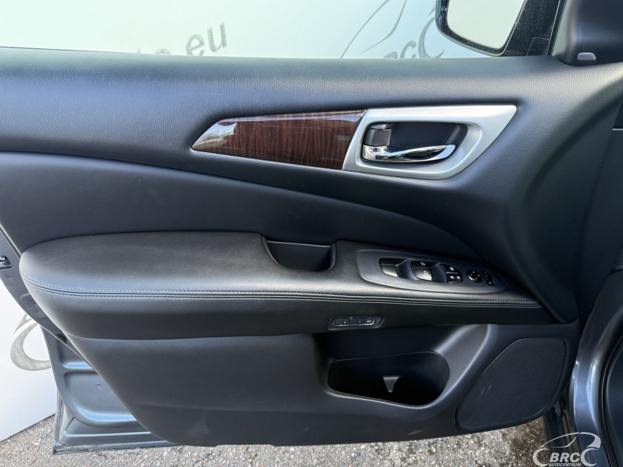 Nissan Pathfinder | 20