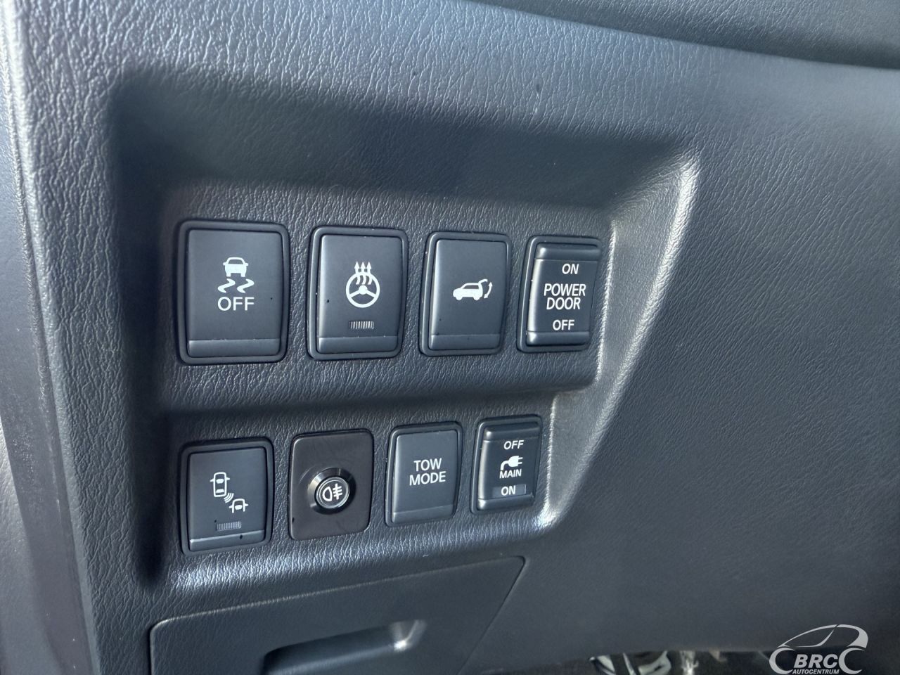 Nissan Pathfinder | 25