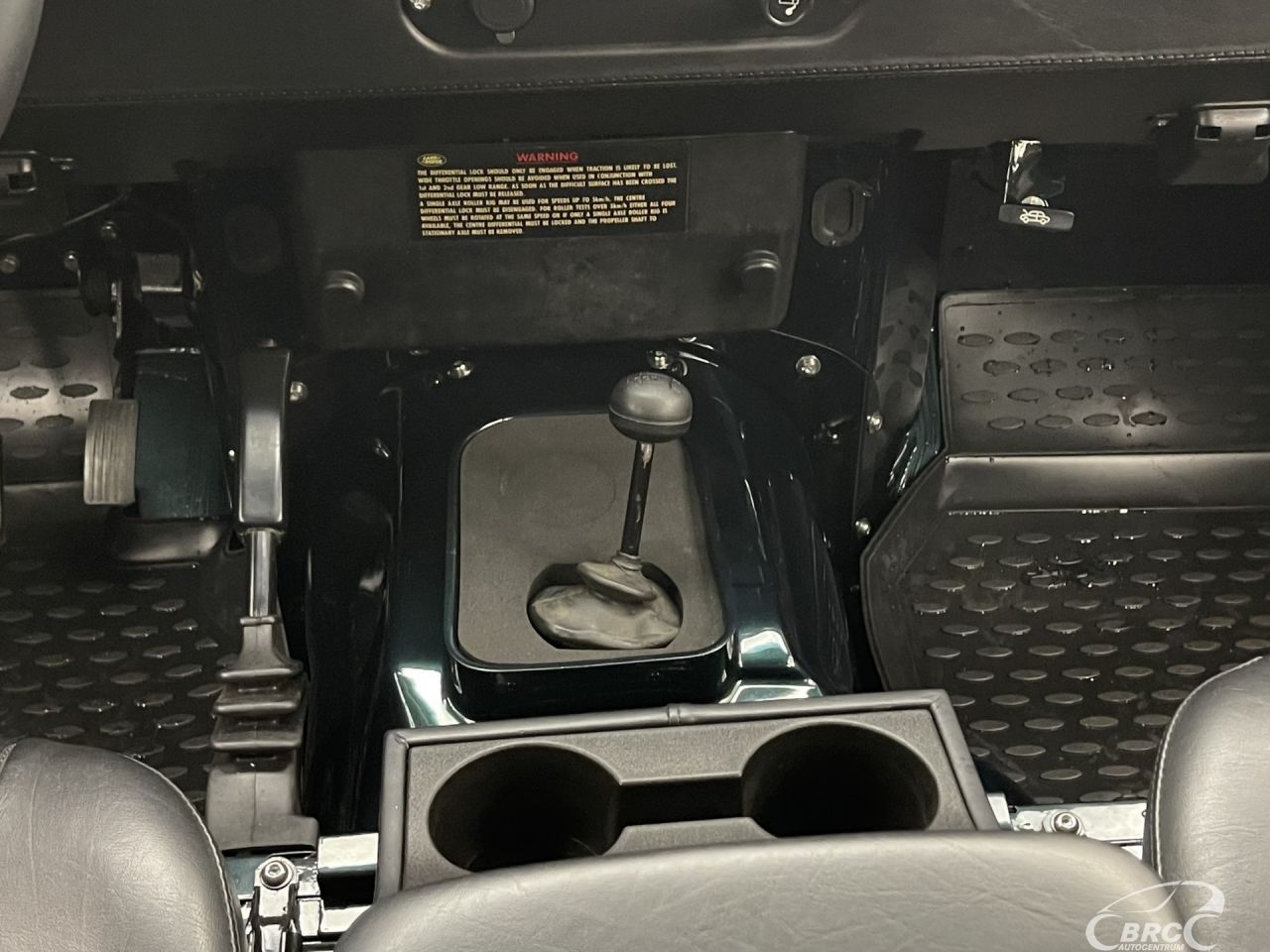 Land Rover Defender | 12