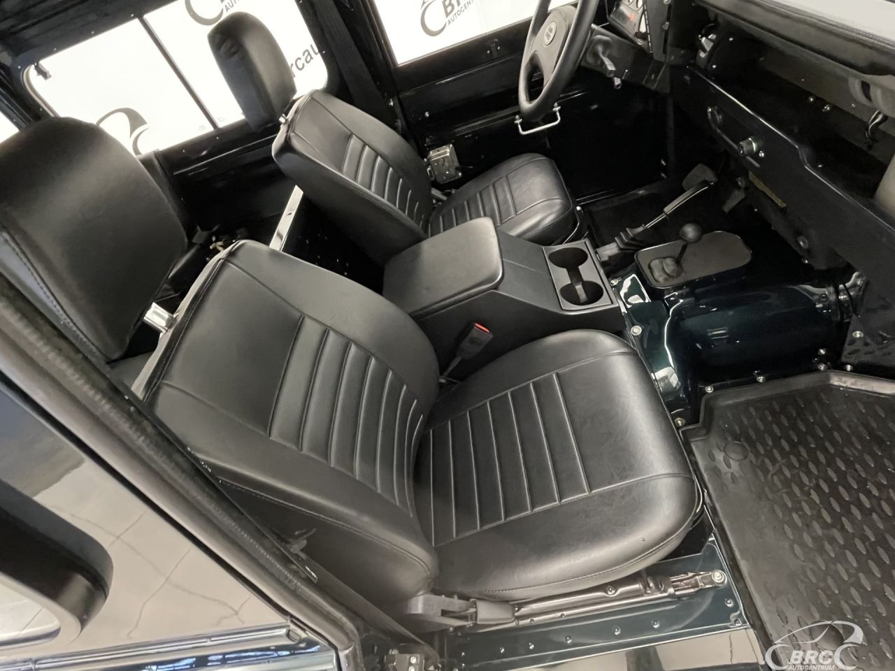 Land Rover Defender | 4
