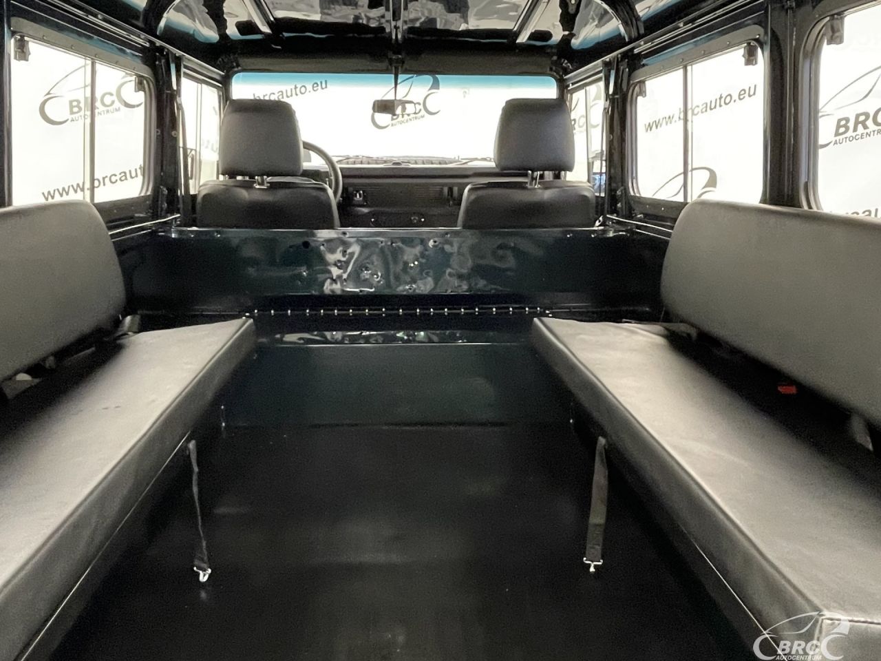 Land Rover Defender | 18