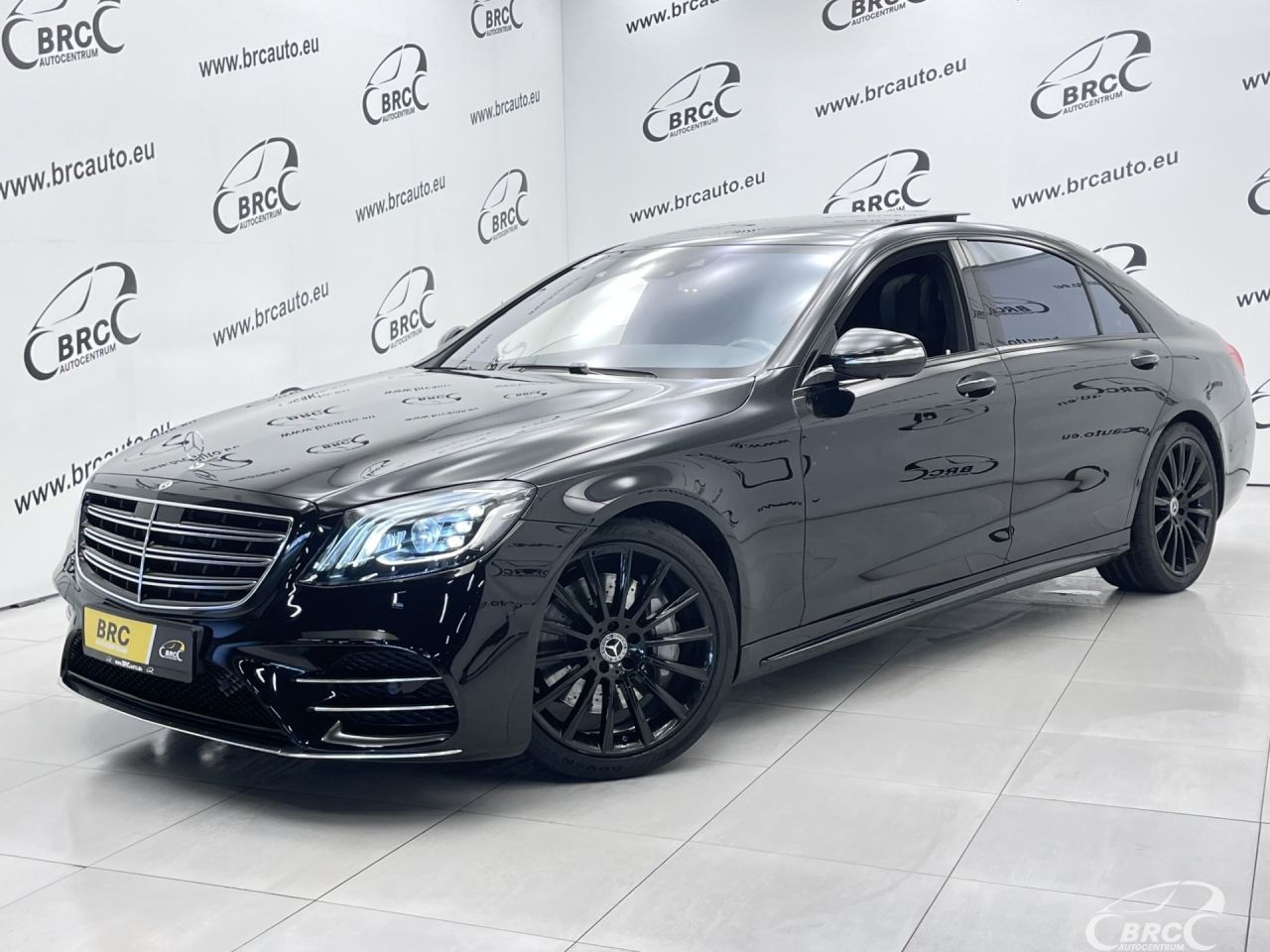 Mercedes-Benz S560, 4.0 l., saloon