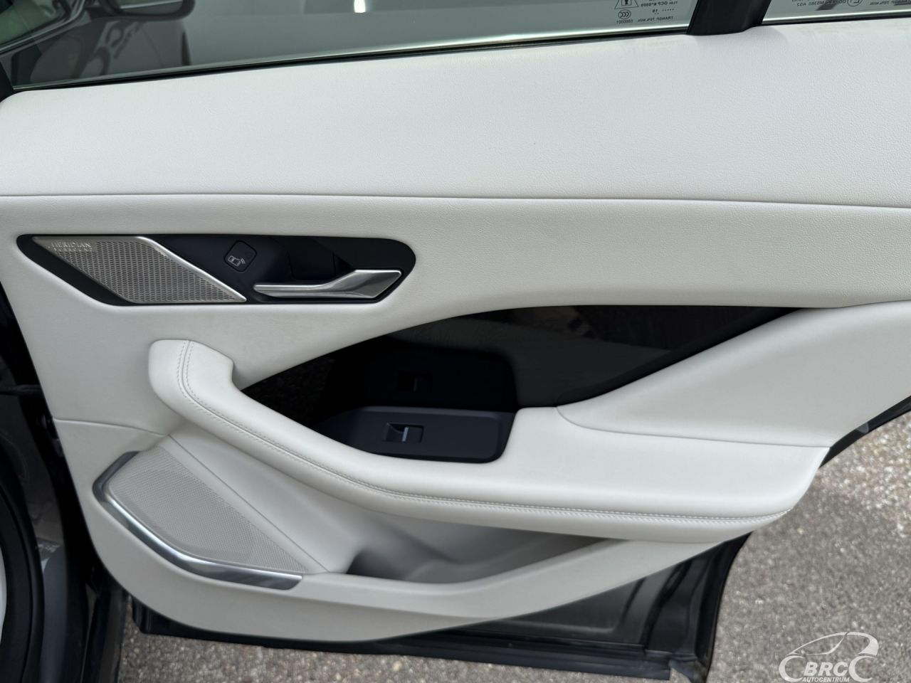 Jaguar I-Pace | 10