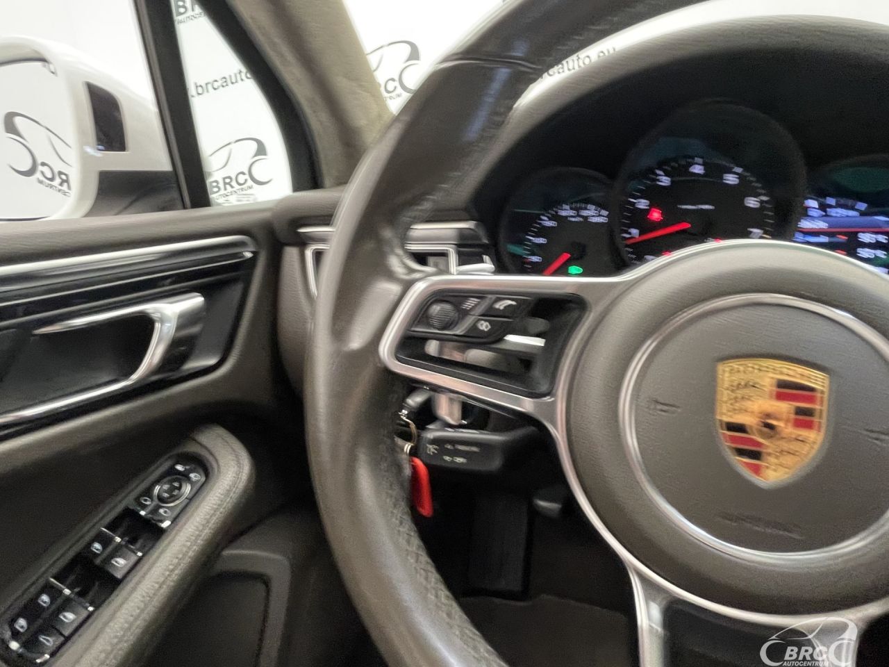 Porsche Macan | 28