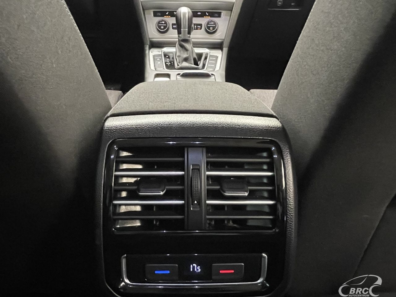 Volkswagen Passat | 12