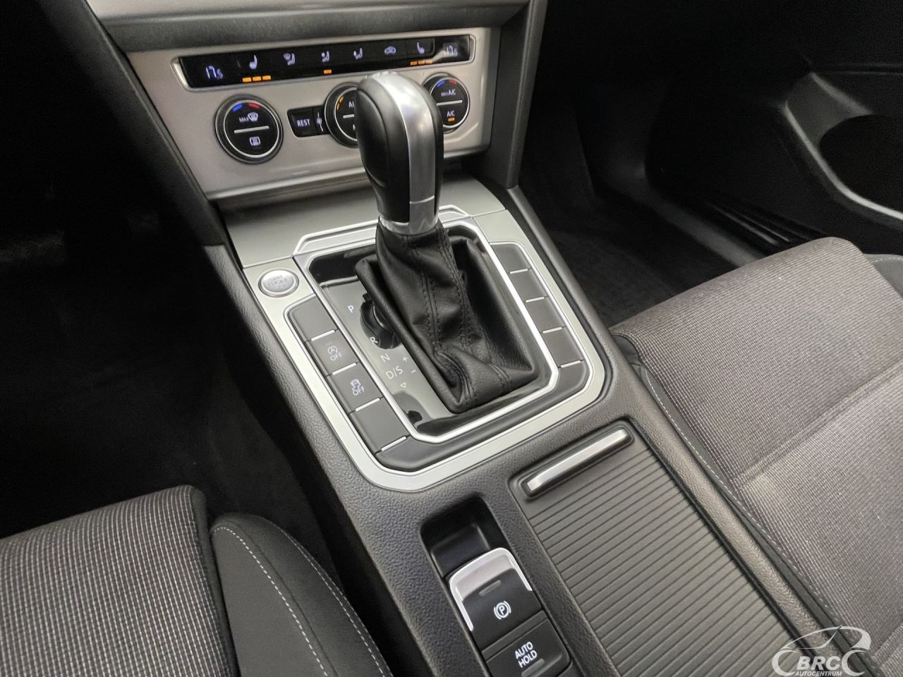 Volkswagen Passat | 24