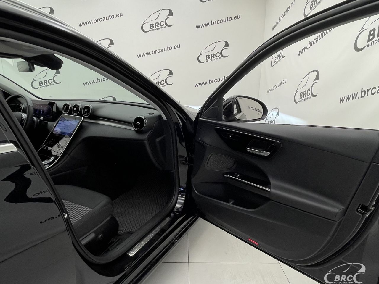 Mercedes-Benz C200 | 7