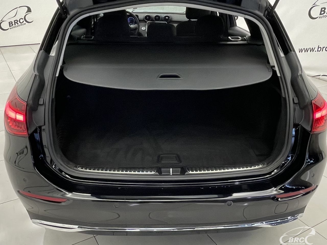 Mercedes-Benz C200 | 43