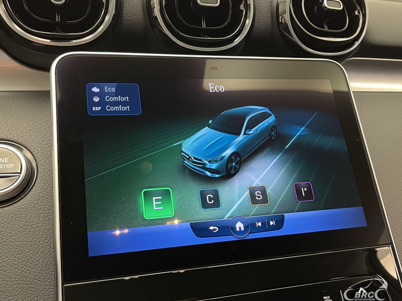 Mercedes-Benz C200 | 32