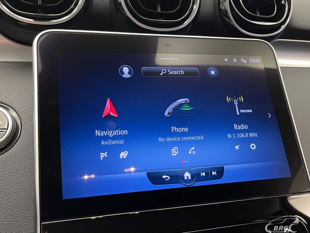 Mercedes-Benz C200 | 33