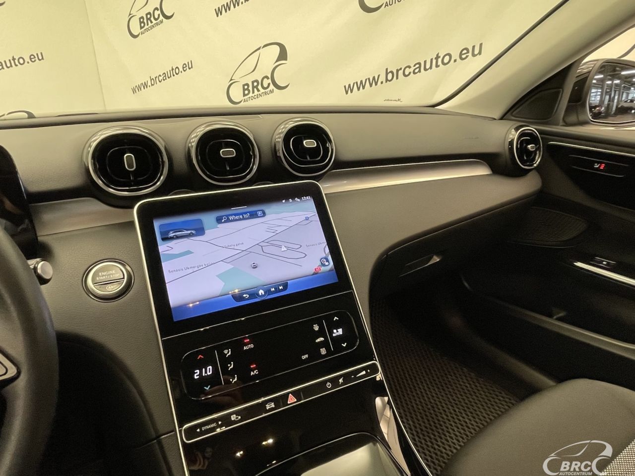 Mercedes-Benz C200 | 24