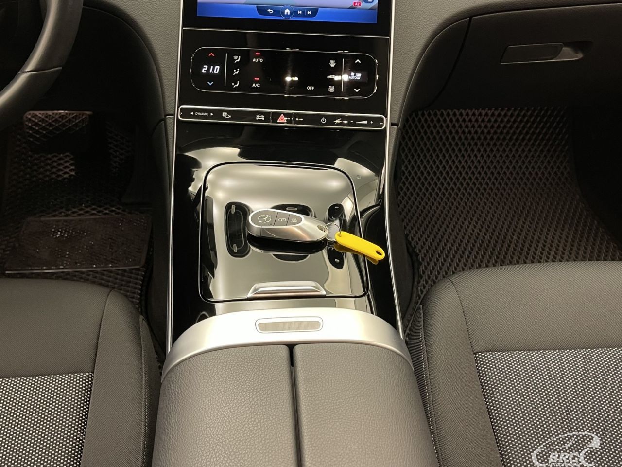 Mercedes-Benz C200 | 16