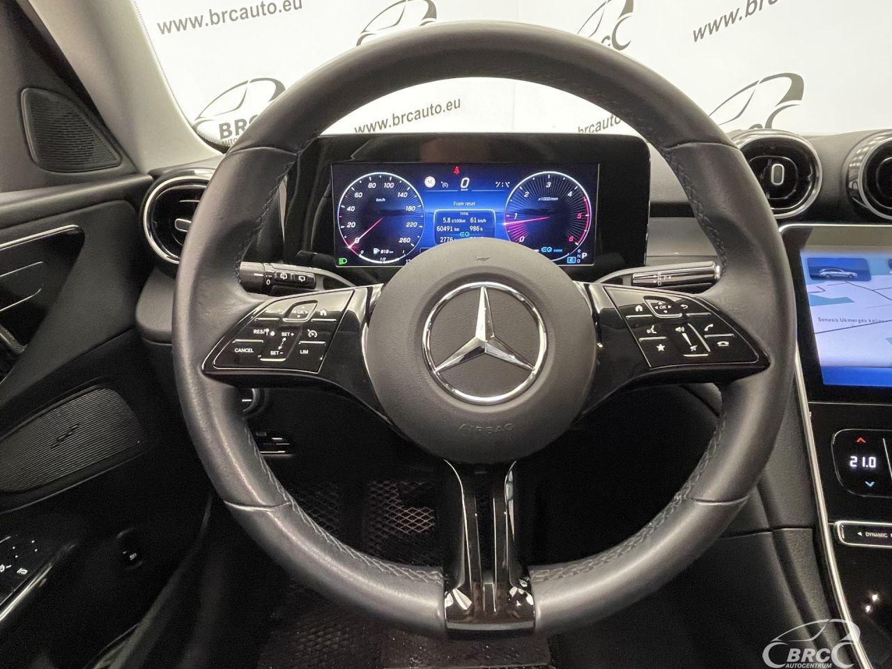 Mercedes-Benz C200 | 26