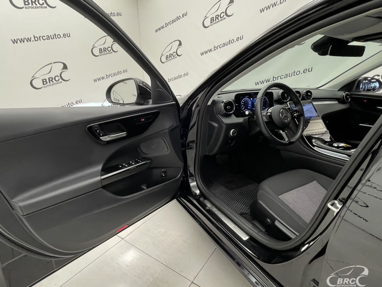 Mercedes-Benz C200 | 17