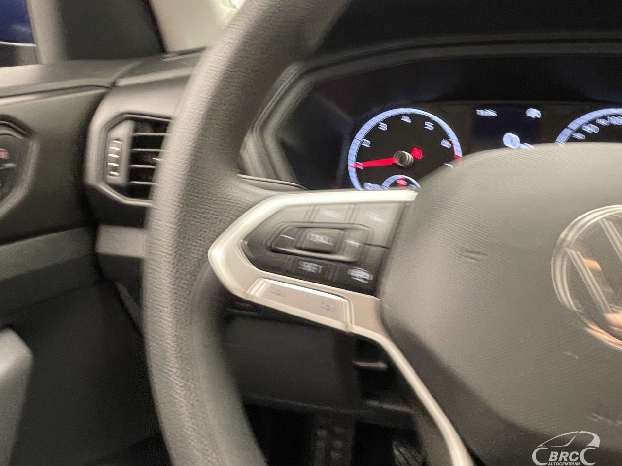 Volkswagen T-Cross | 28