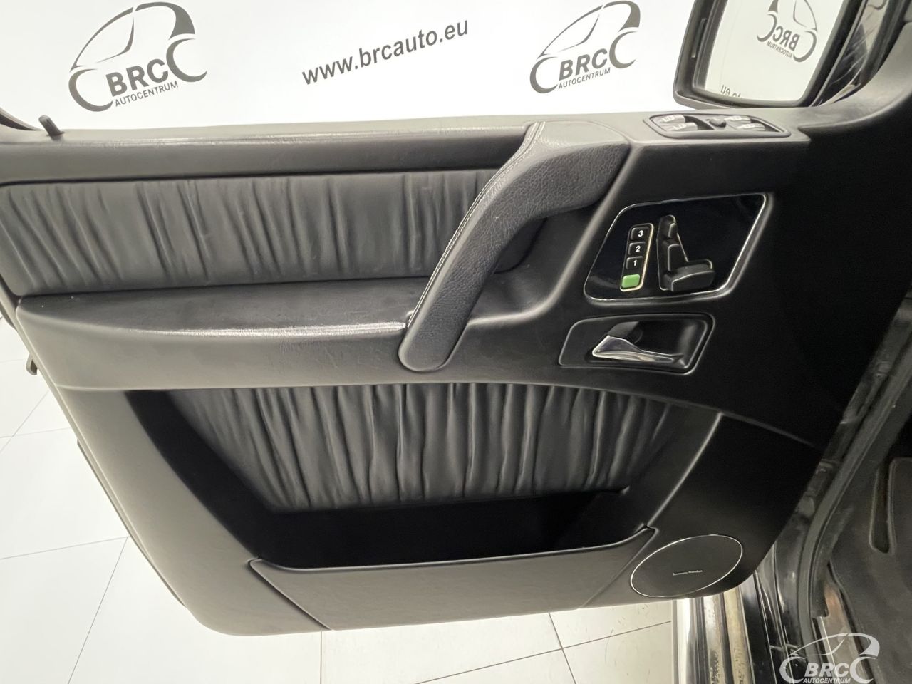 Mercedes-Benz G500 | 23