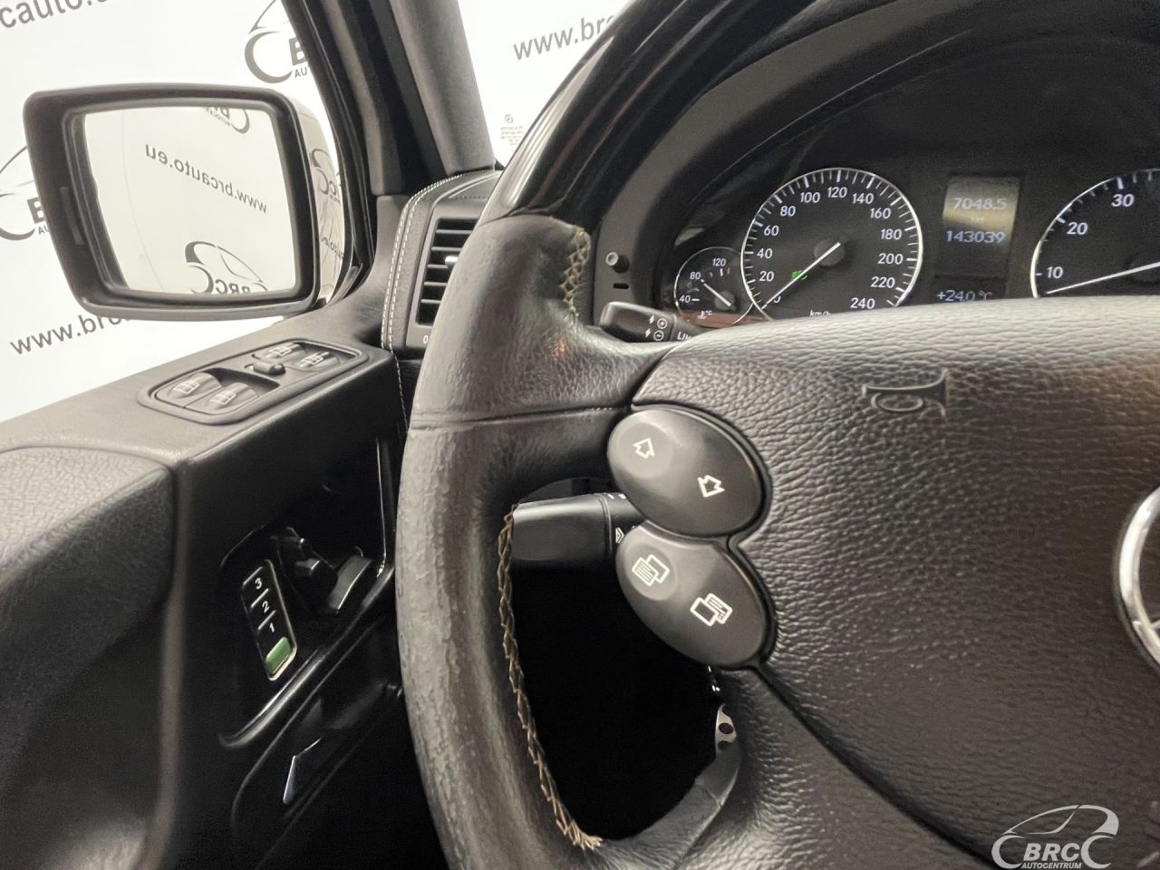 Mercedes-Benz G500 | 36