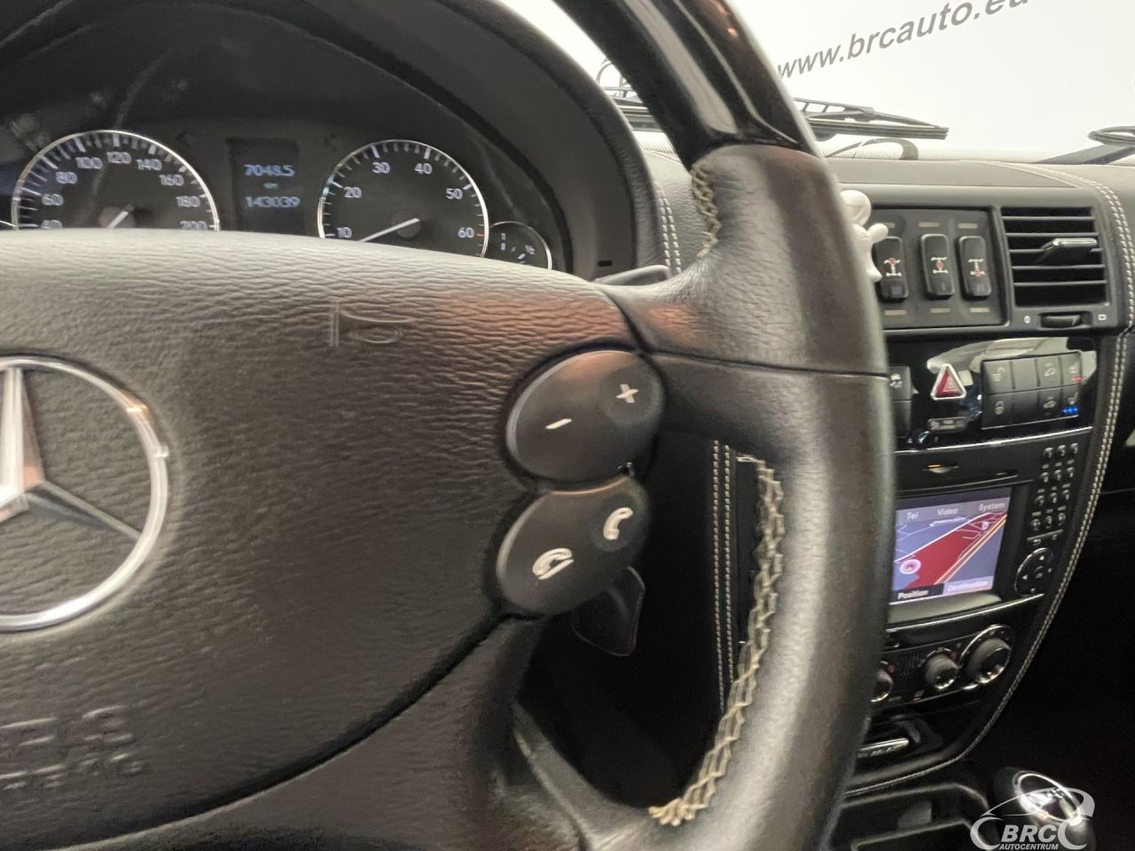 Mercedes-Benz G500 | 35