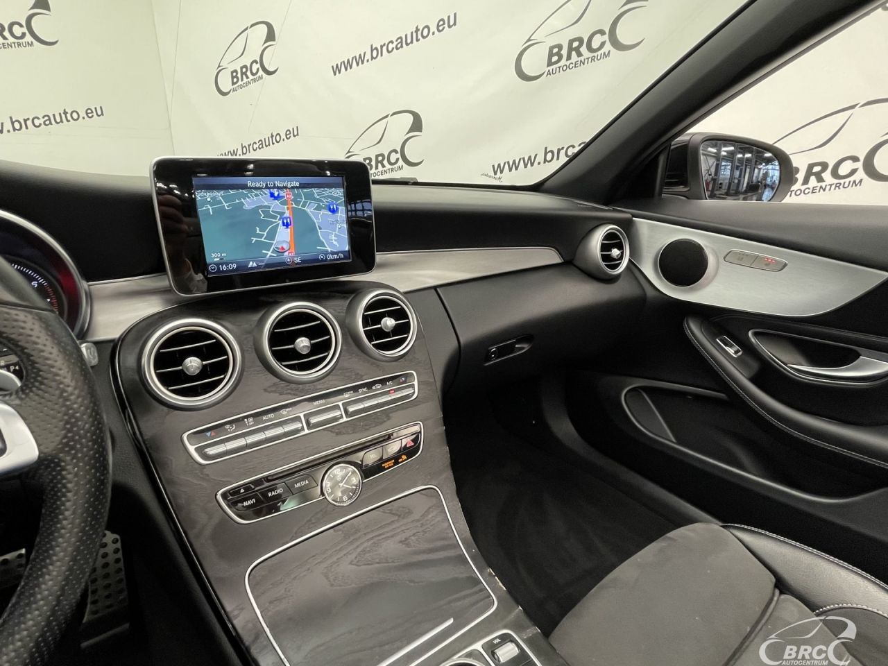 Mercedes-Benz C180 | 54