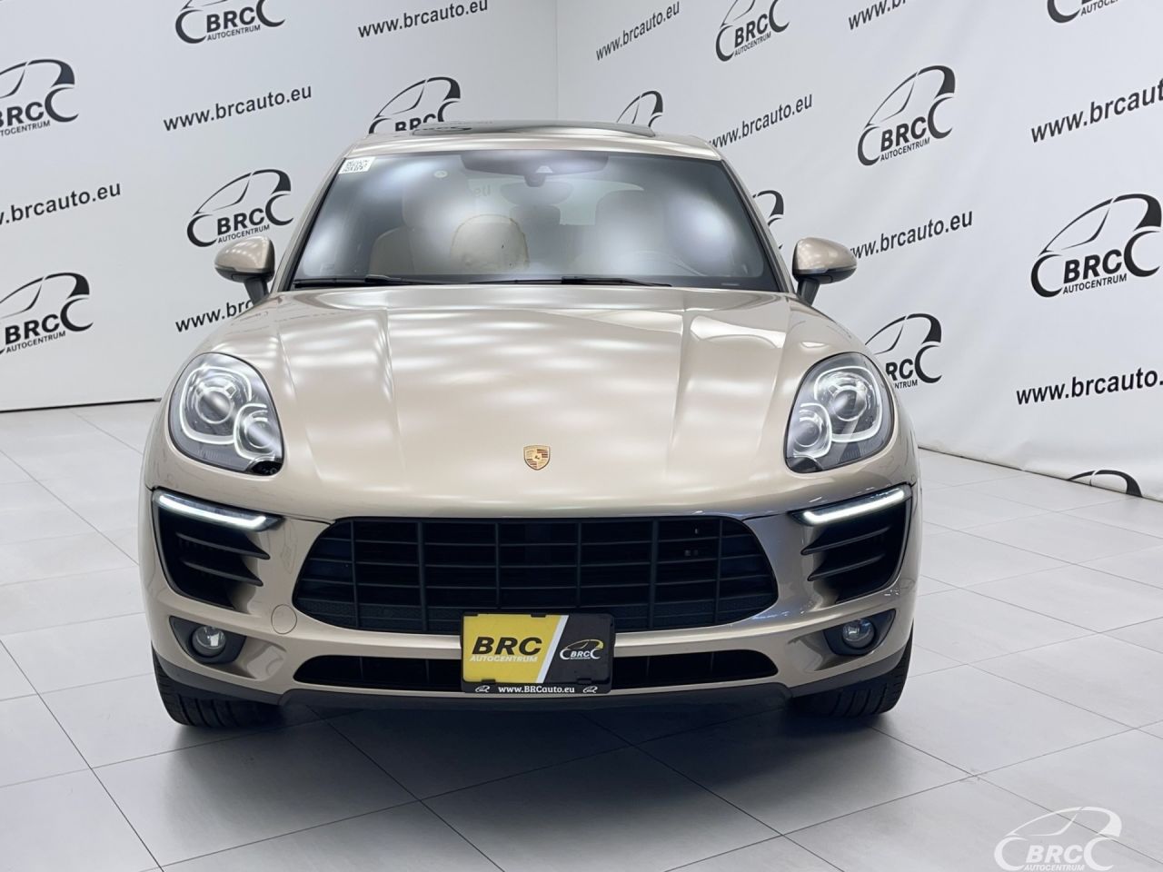 Porsche Macan | 50