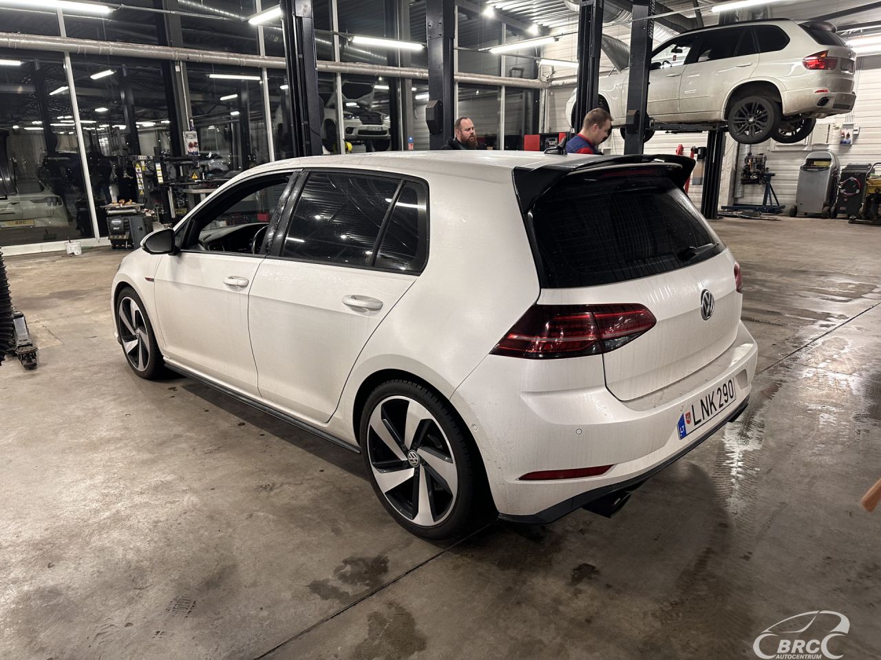 Volkswagen Golf | 1