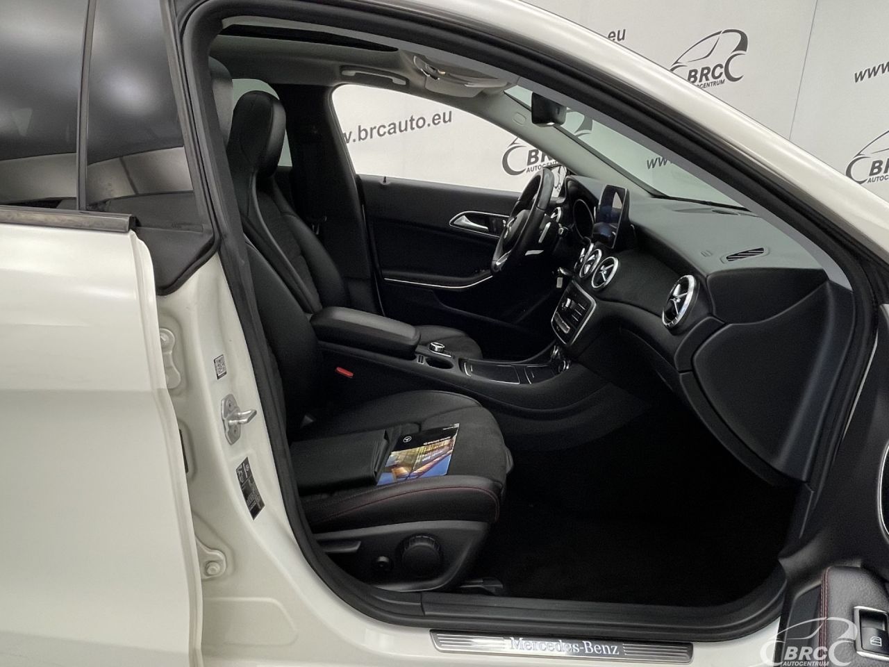 Mercedes-Benz CLA200 | 3
