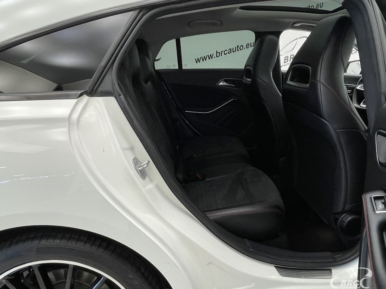 Mercedes-Benz CLA200 | 9