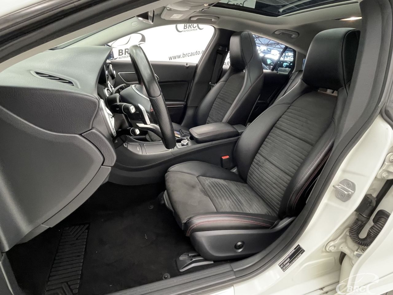 Mercedes-Benz CLA200 | 22