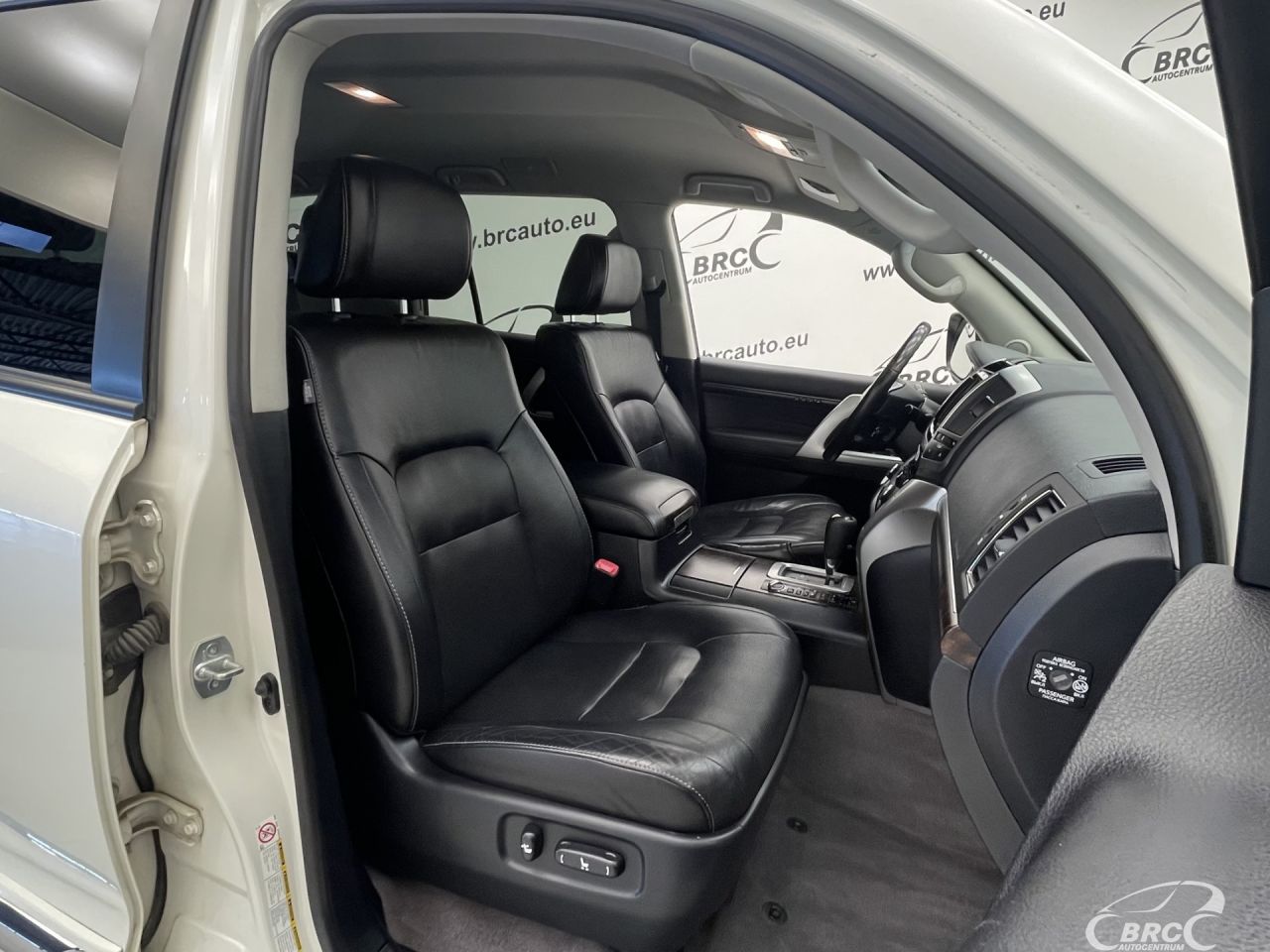 Toyota Land Cruiser | 6