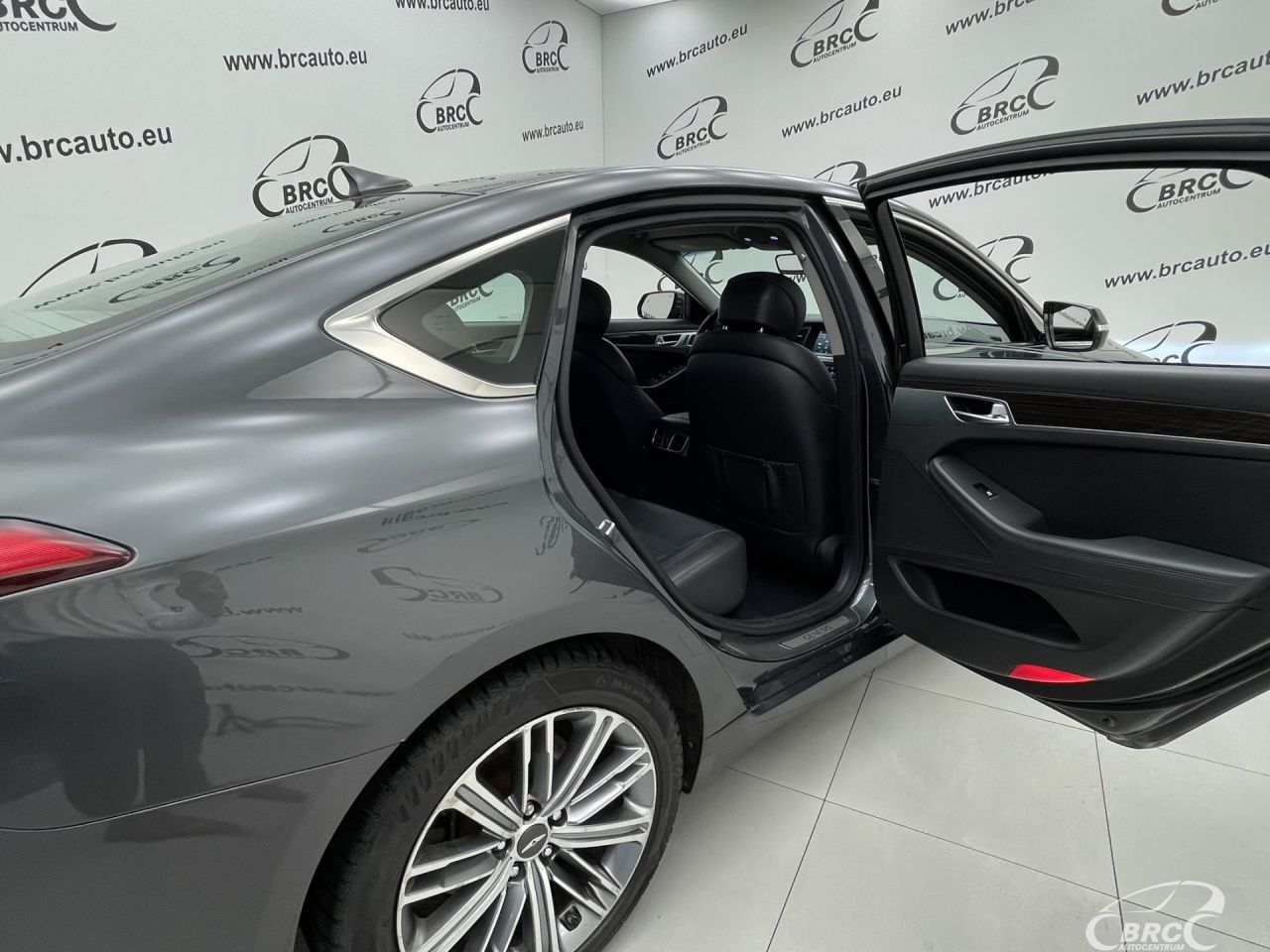 Hyundai Genesis | 13