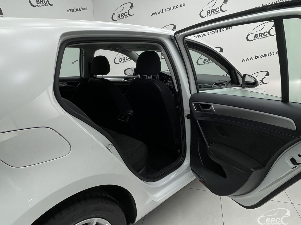 Volkswagen Golf | 11