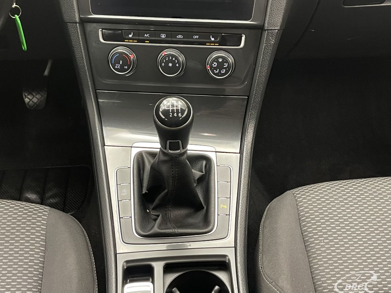 Volkswagen Golf | 16