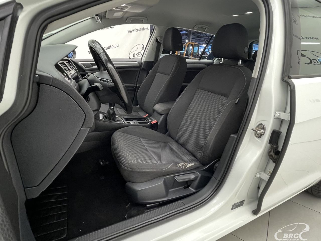 Volkswagen Golf | 21