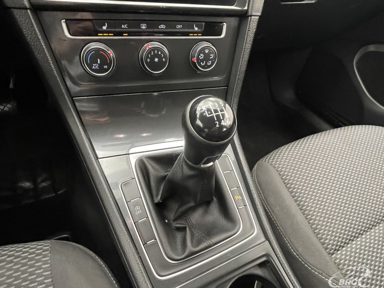 Volkswagen Golf | 23